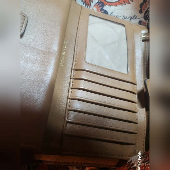 MICHAEL KOR WALLET NWOT - Picture 5 of 12